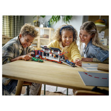 LEGO City F1 sunkvežimis su RB20 ir AMR24 F1 automobiliais