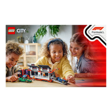 LEGO City F1 sunkvežimis su RB20 ir AMR24 F1 automobiliais