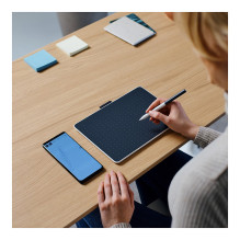 Wacom Intuos One Small graphic tablet
