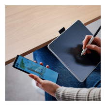 Wacom Intuos One Small graphic tablet