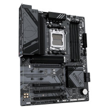 GIGABYTE B650 EAGLE motherboard