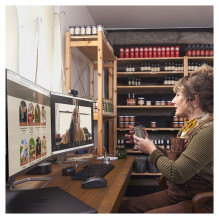 HP Poly Voyager Free 60+ UC M anglies juodumo ausinės + BT700 USB-C adapteris + jutiklinio ekrano įkrovimo dėklas