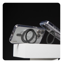 „PanzerGlass CARE™ by ®“ skaidrus dėklas su juodu laikikliu ir „MagSafe“ mobiliojo telefono dėklu, skirtu „iPhone 16“