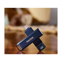 SanDisk iXpand USB flash drive SanDisk iXpand USB flash drive