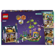 LEGO Friends Beekeepers' House and Flower Garden