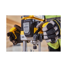 „DeWALT DCW620NT-XJ“ freza / žoliapjovė „DeWALT DCW620NT-XJ“ freza / žoliapjovė