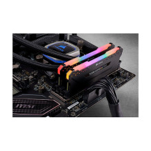 Corsair Vengeance RGB CMW16GX4M2Z2933C16 memory module