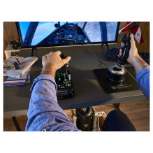 Thrustmaster TPR: Pendular Rudder Thrustmaster TPR: Pendular Rudder