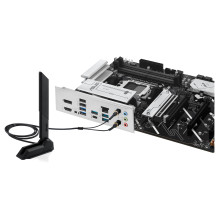 „Asus B650E Max Gaming“ belaidis internetas
