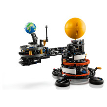 LEGO Technic Planeta Žemė ir Mėnulis orbitoje