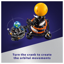 LEGO Technic Planeta Žemė ir Mėnulis orbitoje