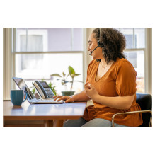 HP Poly Edge E320 and PoE-enabled IP phone HP Poly Edge E320 and PoE-enabled IP phone