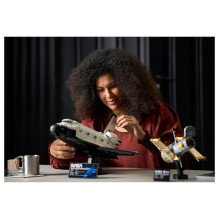 LEGO ICONS NASA Space Shuttle Discovery