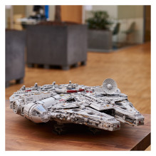 LEGO Star Wars Millennium Falcon kolekcinis rinkinys LEGO Star Wars Millennium Falcon kolekcinis rinkinys