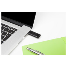 Verbatim PinStripe USB flash drive