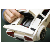 LEGO ICONS Lamborghini Countach 5000 Quattrovalvole