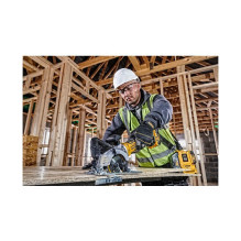DeWALT DCS691N-XJ nešiojamasis diskinis pjūklas