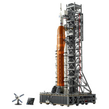 LEGO ICONS NASA Artemis kosminio paleidimo sistema