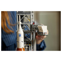 LEGO ICONS NASA Artemis Space Launch System