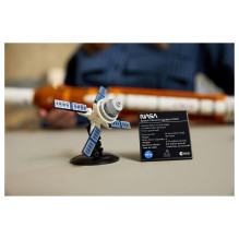 LEGO ICONS NASA Artemis kosminio paleidimo sistema