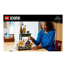 LEGO ICONS Rudens namelio sodas 11372