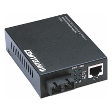 Intellinet 506502 network media converter