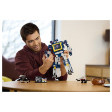 LEGO ICONS Transformers: Soundwave