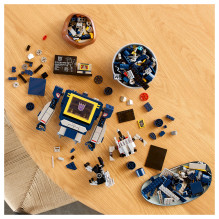 LEGO ICONS Transformers: Soundwave