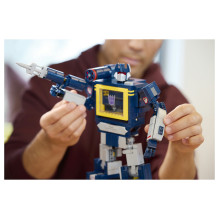LEGO ICONS Transformers: Soundwave