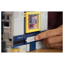 LEGO ICONS Transformers: Soundwave