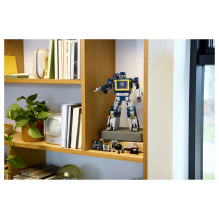 LEGO ICONS Transformers: Soundwave