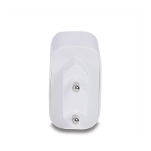 Lindy 73424 mobile device charger