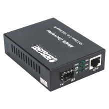 Intellinet 508193 network media converter