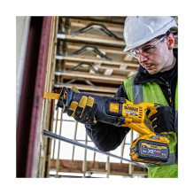 DeWALT DCS389NT slankiojantis pjūklas