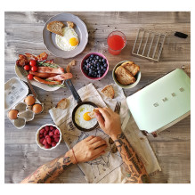 Smeg TSF01PGEU toaster
