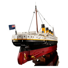 LEGO ICONS Titanic
