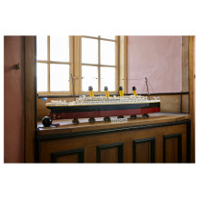 LEGO ICONS Titanic