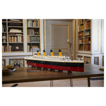 LEGO ICONS Titanic