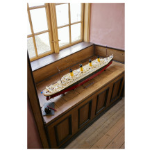 LEGO ICONS Titanic