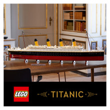 LEGO ICONS Titanic