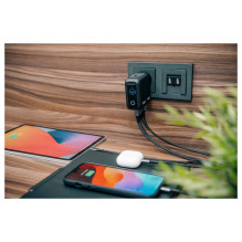 Verbatim 30240 mobile device charger