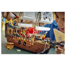 LEGO Creator Legendäres Piratenschiff LEGO Creator Legendäres Piratenschiff