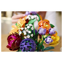 LEGO Botanicals Flower Arrangement LEGO Botanicals Flower Arrangement
