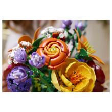 LEGO Botanicals Flower Arrangement LEGO Botanicals Flower Arrangement