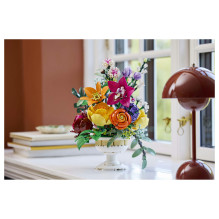 LEGO Botanicals Flower Arrangement LEGO Botanicals Flower Arrangement