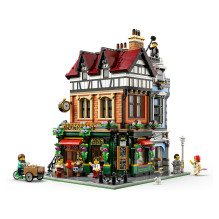 LEGO ICONS Tudor Corner