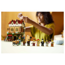 LEGO ICONS Tudor kampelis