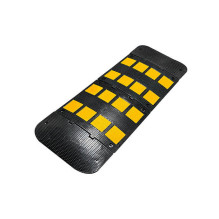 Gulintis policininkas - greičio mažinimo kalnelis Eurostal 60 cm pločio vidinė dalis juoda H5 Gulintis policininkas - greičio mažinimo kalnelis Eurostal 60 cm pločio vidinė dalis juoda H5