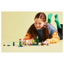 LEGO Minecraft The TNT Jungle House