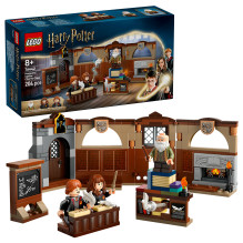 LEGO Harry Potter Hogwarts Castle: Charms Class LEGO Harry Potter Hogwarts Castle: Charms Class